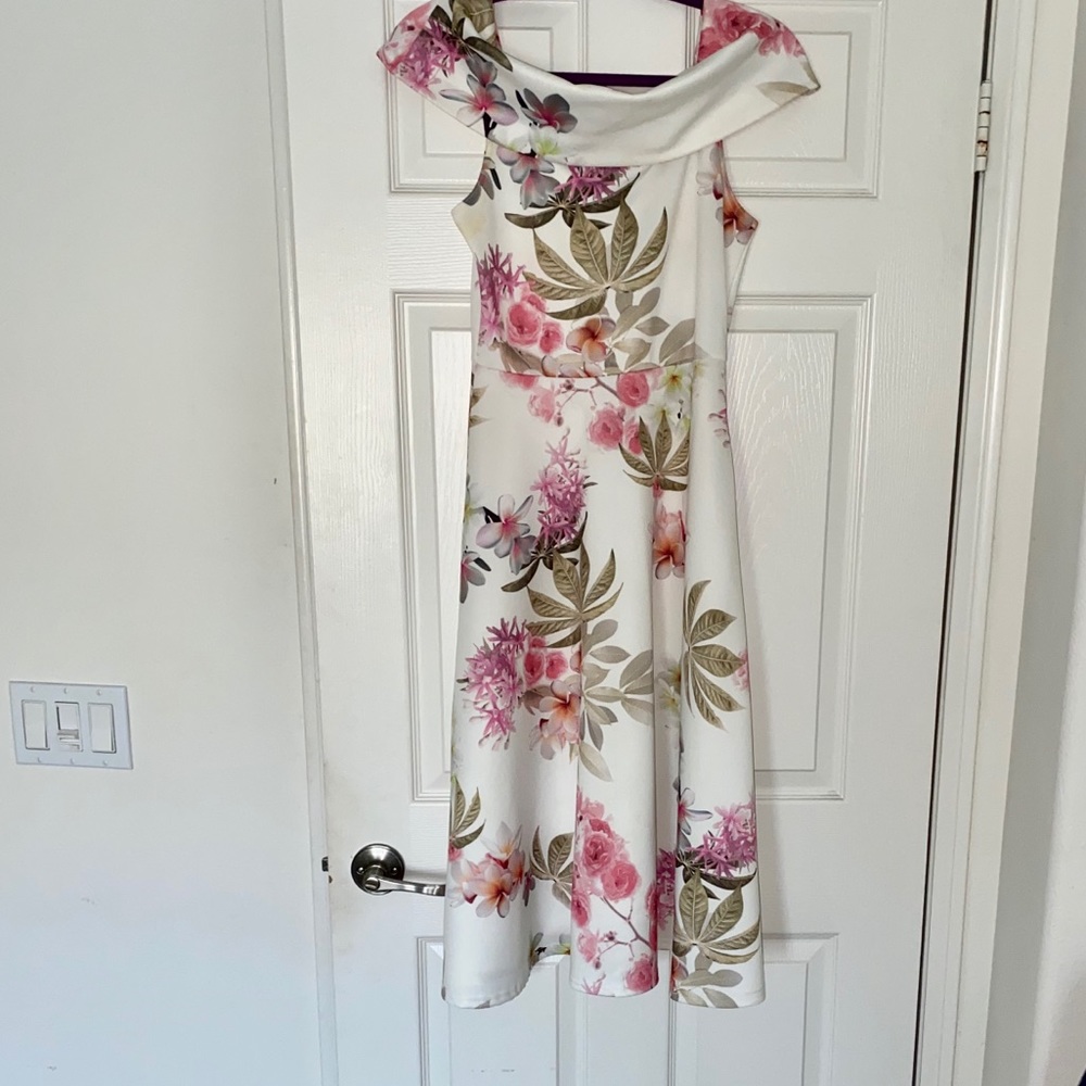 Dress - Picture 2 of 4